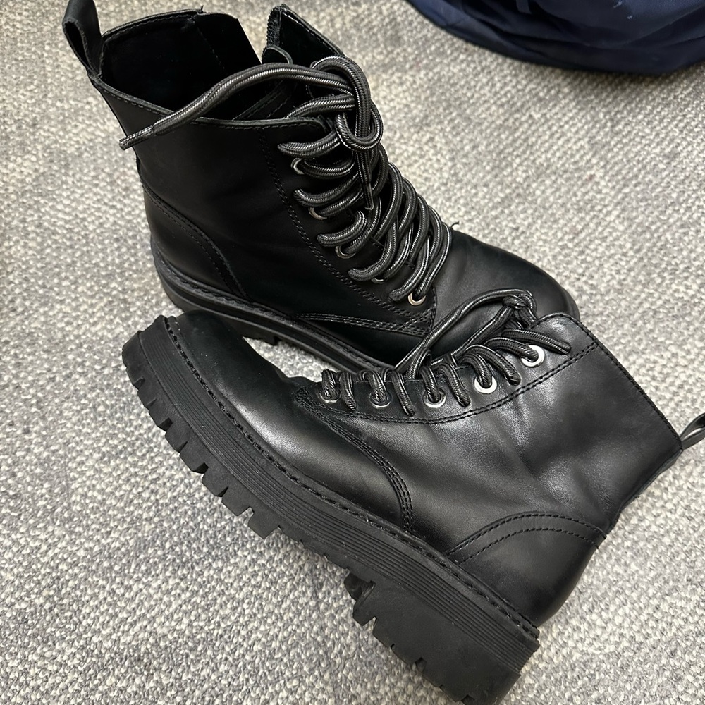 Mark fisher black “combat “booties, size 7 US, great usedcondition